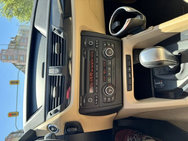 BMW X1, снимка 15 - Автомобили и джипове - 54333539