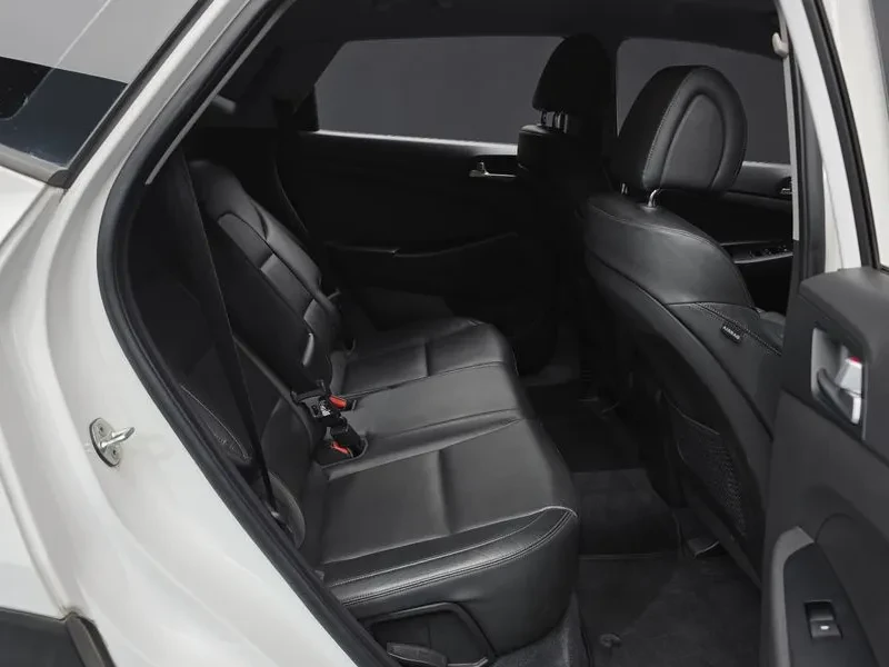 Hyundai Tucson 1.7 2WD STYLE, снимка 12 - Автомобили и джипове - 55796406