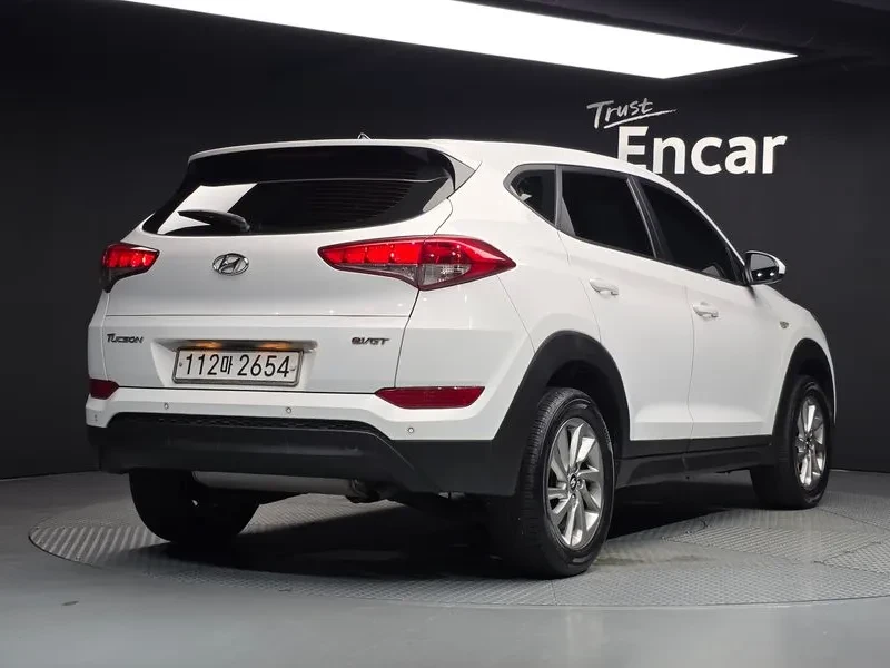 Hyundai Tucson 1.7 2WD STYLE, снимка 2 - Автомобили и джипове - 55796406