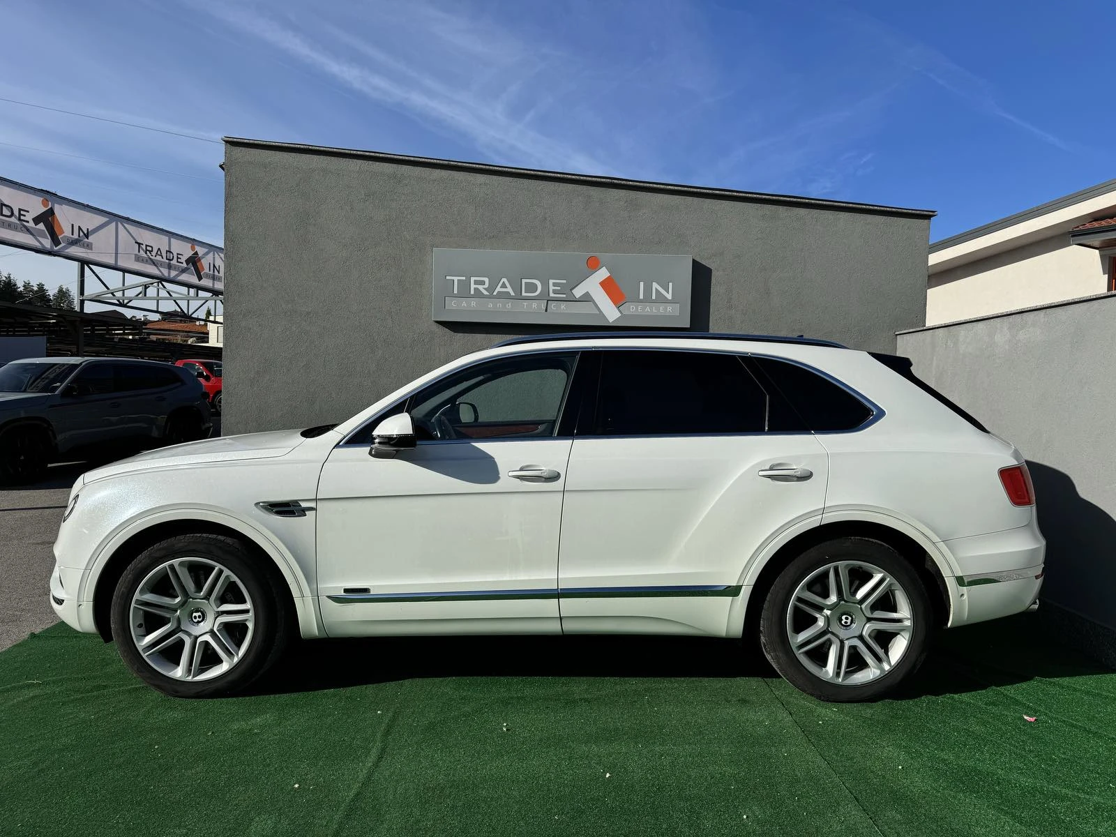 Bentley Bentayga 4.0L V8 - изображение 8