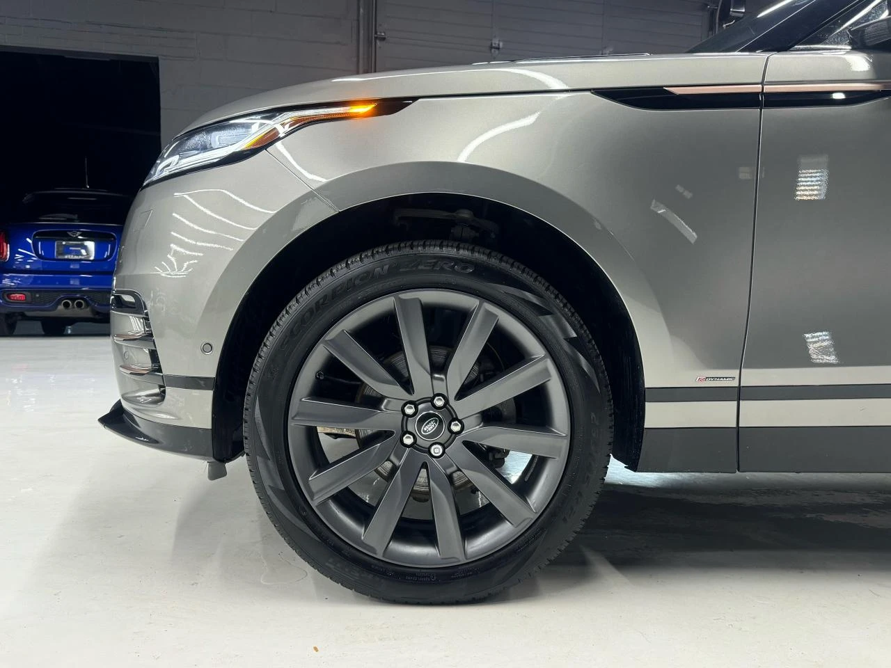 Land Rover Range Rover Velar D180 R-Dynamic SE * АвтоКредит* (ЦЕНА ДО БГ) - изображение 3