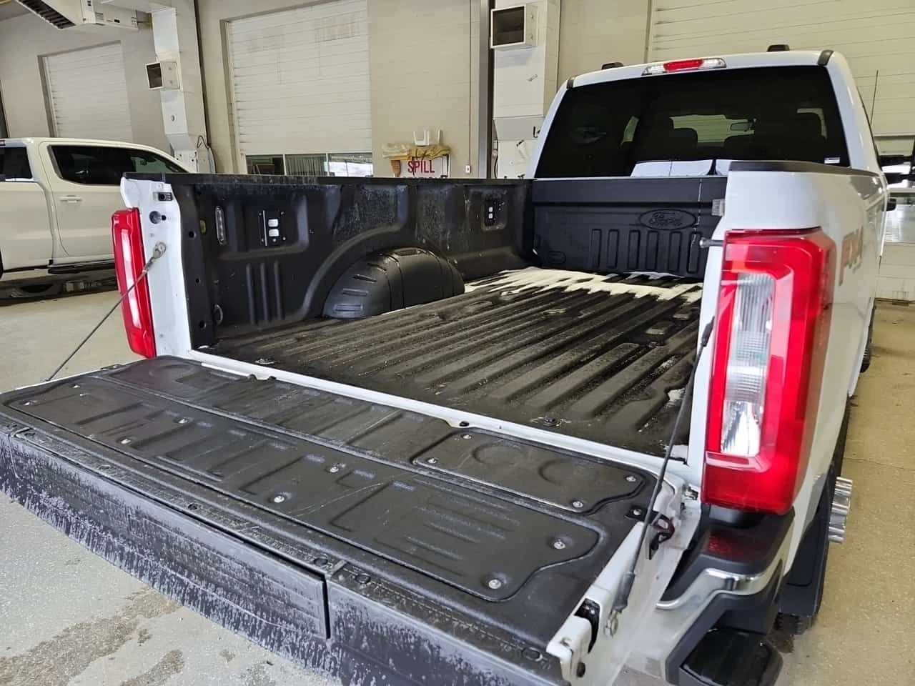 Ford F350 SUPER DUTY SRW XLT| 2 КЛЮЧА, снимка 12 - Автомобили и джипове - 54109587