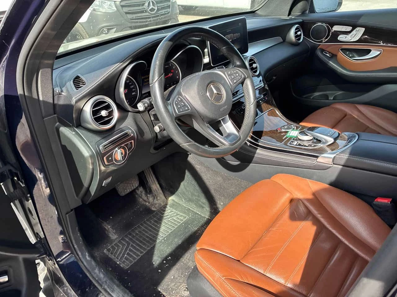 Mercedes-Benz GLC 300 4MATIC* PANORAMA* ПОДГРЕВИ* , снимка 5 - Автомобили и джипове - 54345564