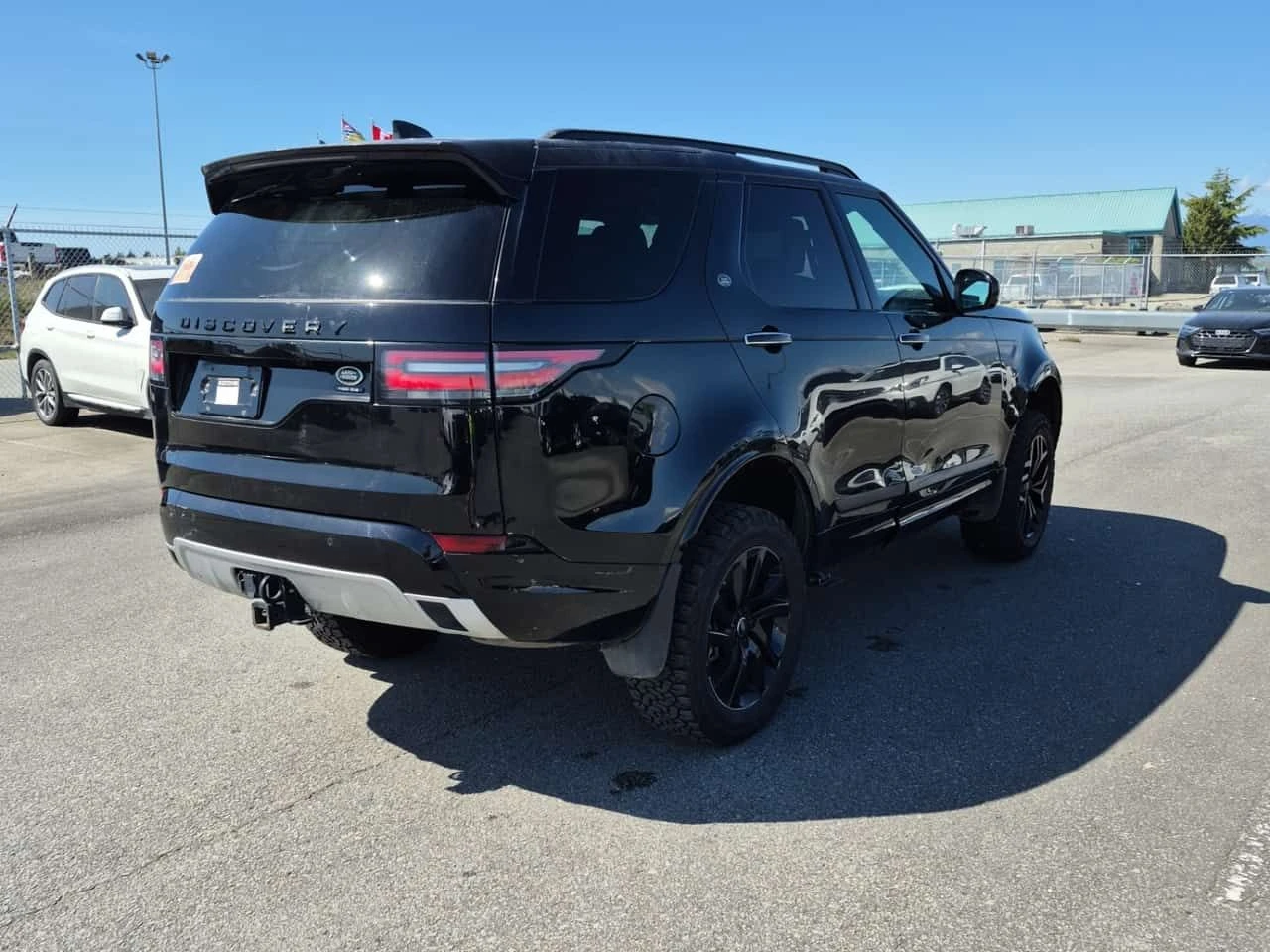 Land Rover Discovery HSE LUXURY| PANO| HUD| ПАМЕТ| 7 МЕСТЕН| 2 КЛЮЧА , снимка 3 - Автомобили и джипове - 54411946