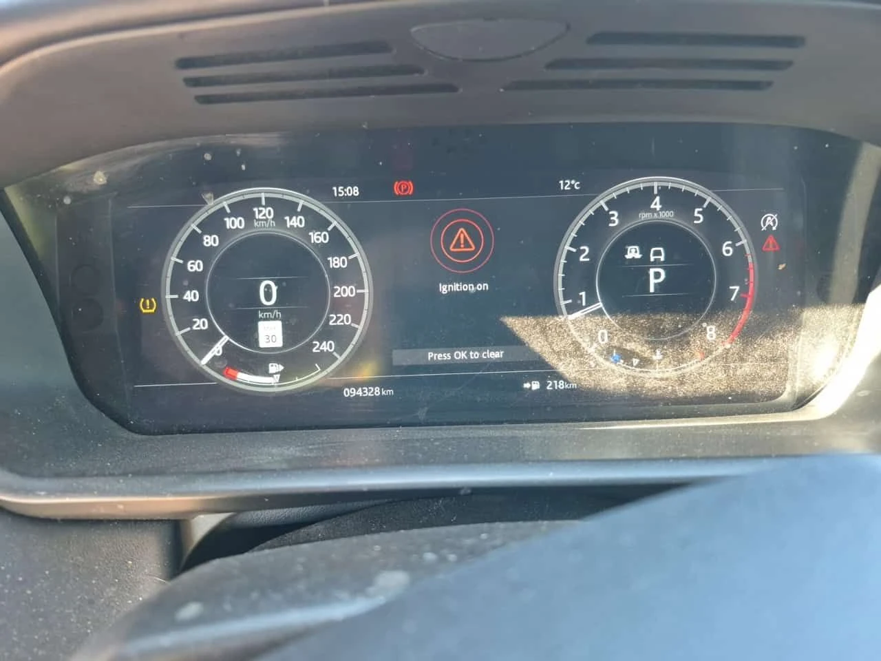 Land Rover Discovery HSE LUXURY| PANO| HUD| ПАМЕТ| 7 МЕСТЕН| 2 КЛЮЧА , снимка 9 - Автомобили и джипове - 54411946