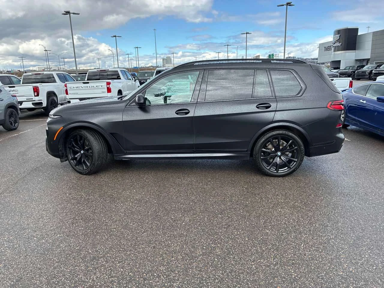 BMW X7 xDrive40i| M SPORT| SHADOW| HUD| DISTR| 360| HAR/K, снимка 3 - Автомобили и джипове - 54479877