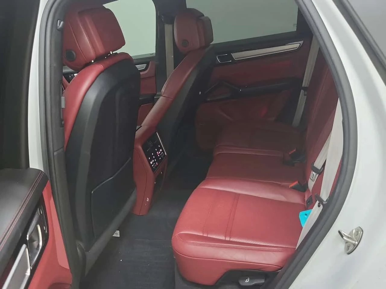 Porsche Cayenne * AWD * CARFAX * Бeз инциденти * , снимка 10 - Автомобили и джипове - 54821375