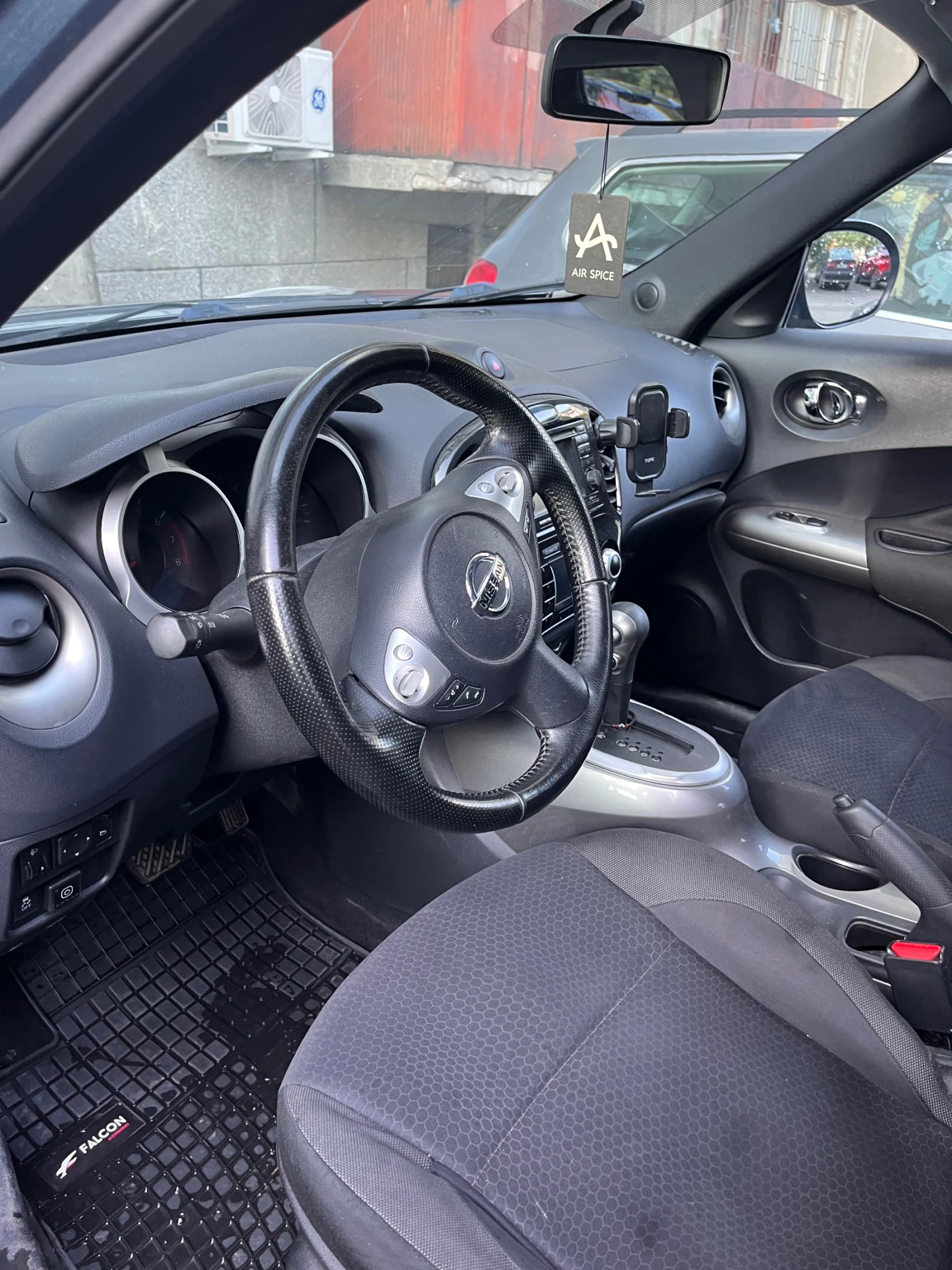 Nissan Juke, снимка 6 - Автомобили и джипове - 55051892