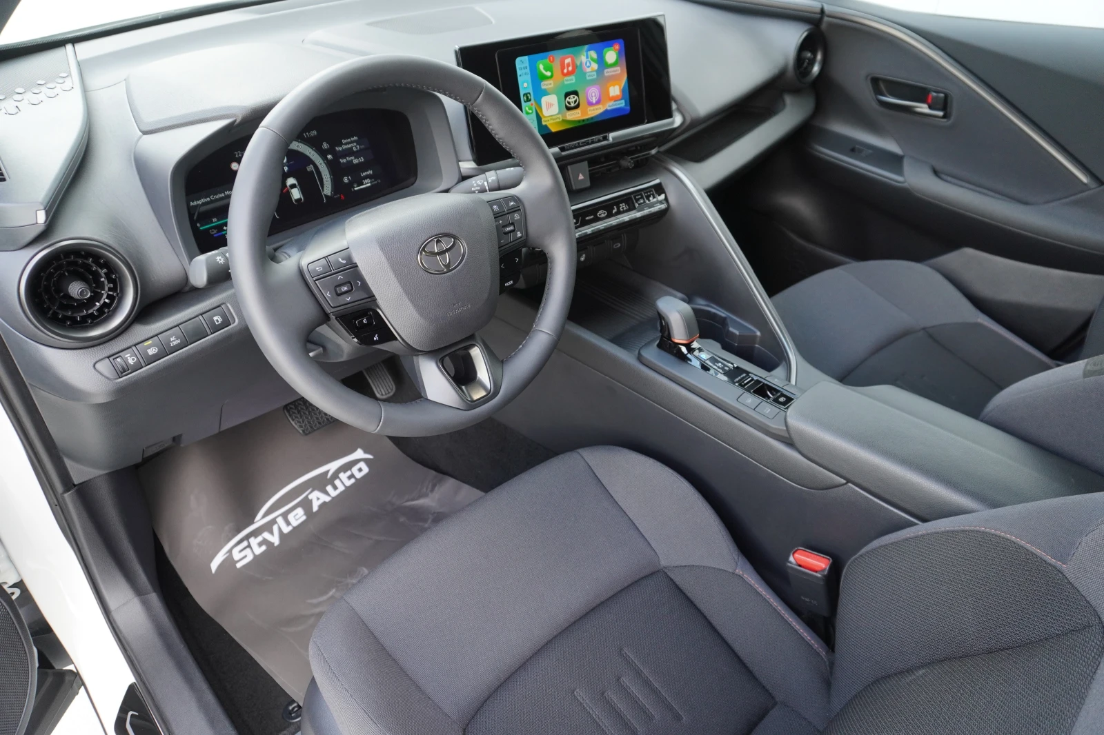 Toyota C-HR 2.0i Plug-in Hybrid 223KC, 20.000km!! КАТО НОВ!, снимка 9 - Автомобили и джипове - 55221092