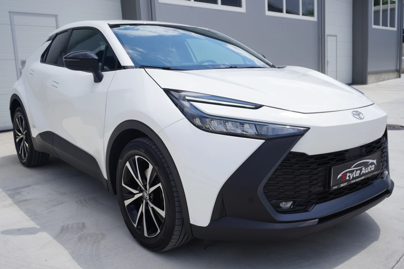 Toyota C-HR 2.0i Plug-in Hybrid 223KC, 20.000km!! КАТО НОВ!, снимка 7 - Автомобили и джипове - 55221092