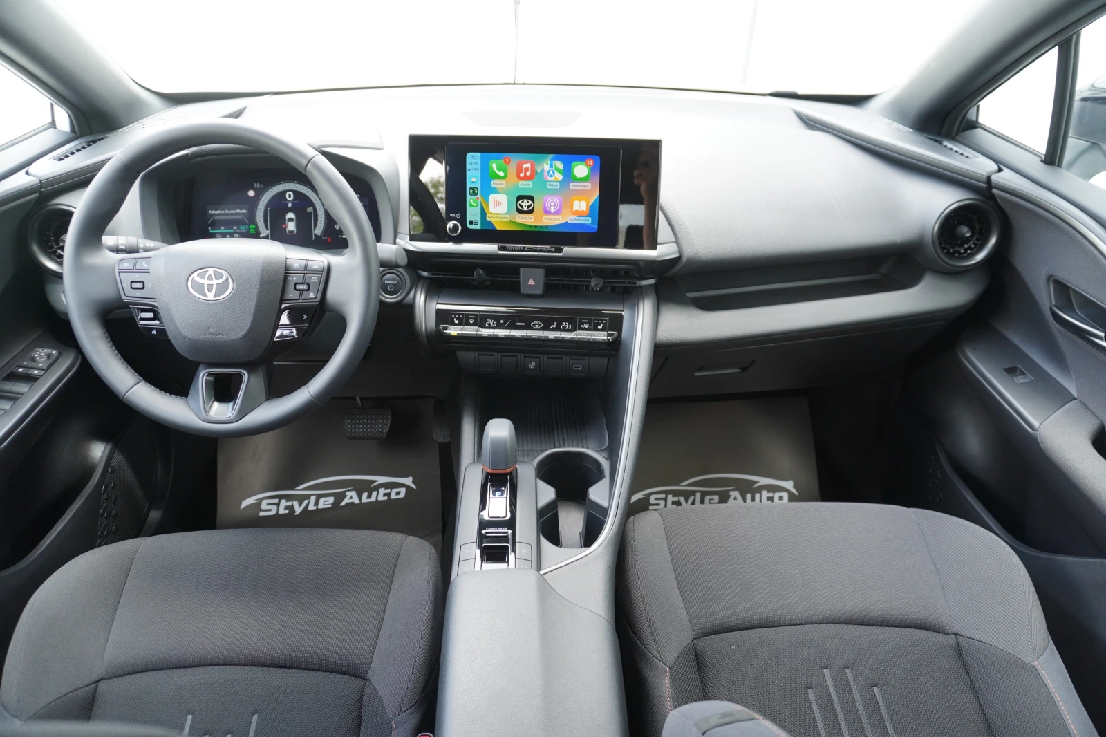 Toyota C-HR 2.0i Plug-in Hybrid 223KC, 20.000km!! КАТО НОВ!, снимка 13 - Автомобили и джипове - 55221092