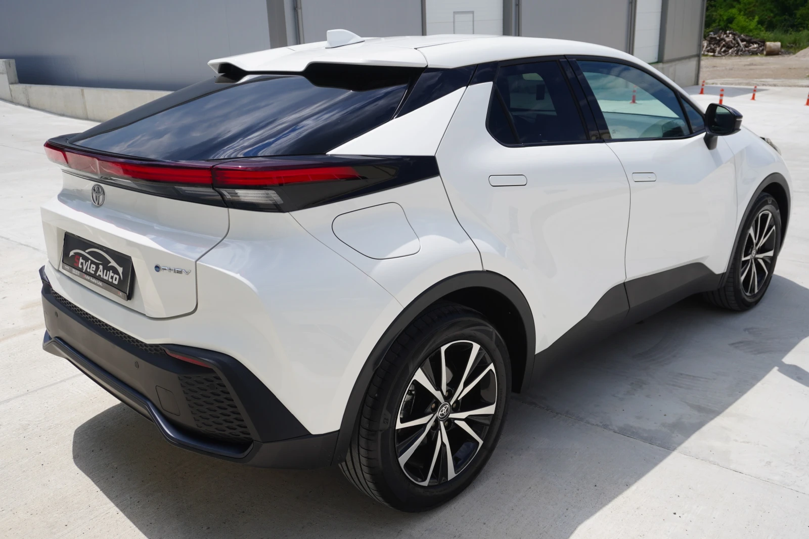 Toyota C-HR 2.0i Plug-in Hybrid 223KC, 20.000km!! КАТО НОВ!, снимка 5 - Автомобили и джипове - 55221092