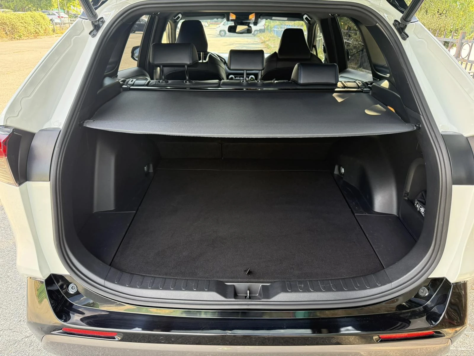 Toyota Rav4 Hybrid AWD Luxury , снимка 17 - Автомобили и джипове - 55625532