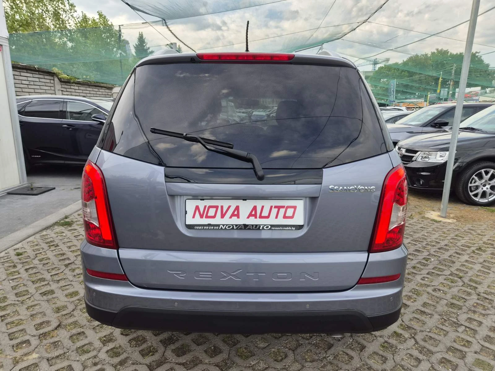 SsangYong Rexton 2.0D-AUTOMATIC-7 МЕСТА, снимка 3 - Автомобили и джипове - 55837754