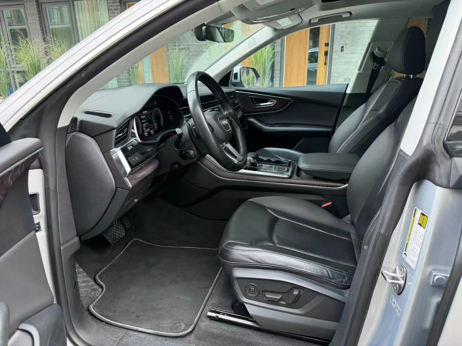 Audi Q8 PROGRESIV * CARFAX * AWD * NAV, снимка 6 - Автомобили и джипове - 56282795