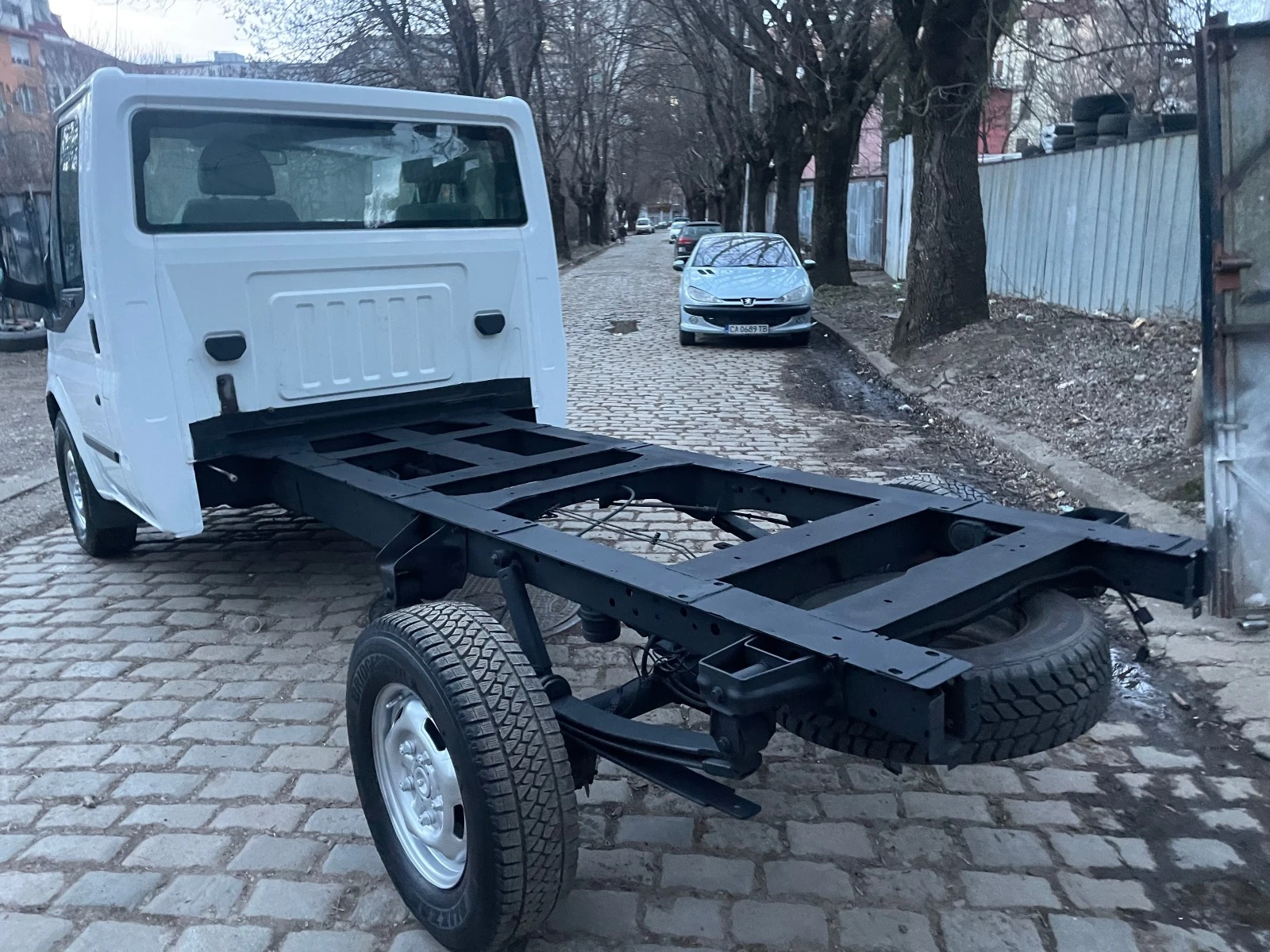 Ford Transit 2.4TDCi шаси - изображение 5