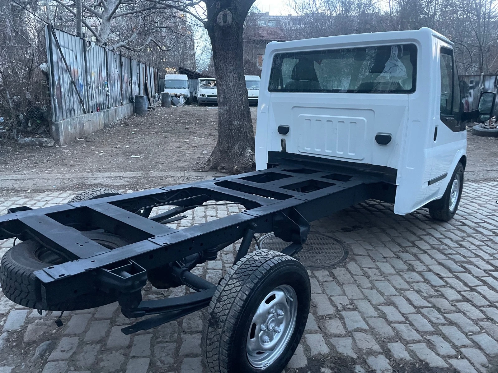 Ford Transit 2.4TDCi шаси - изображение 3