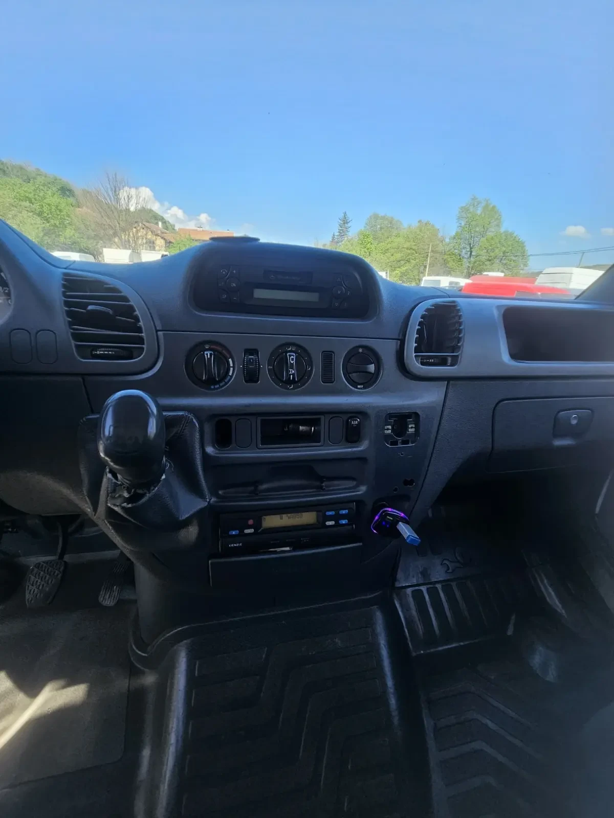 Mercedes-Benz Sprinter 313 2.2 TDI - изображение 10