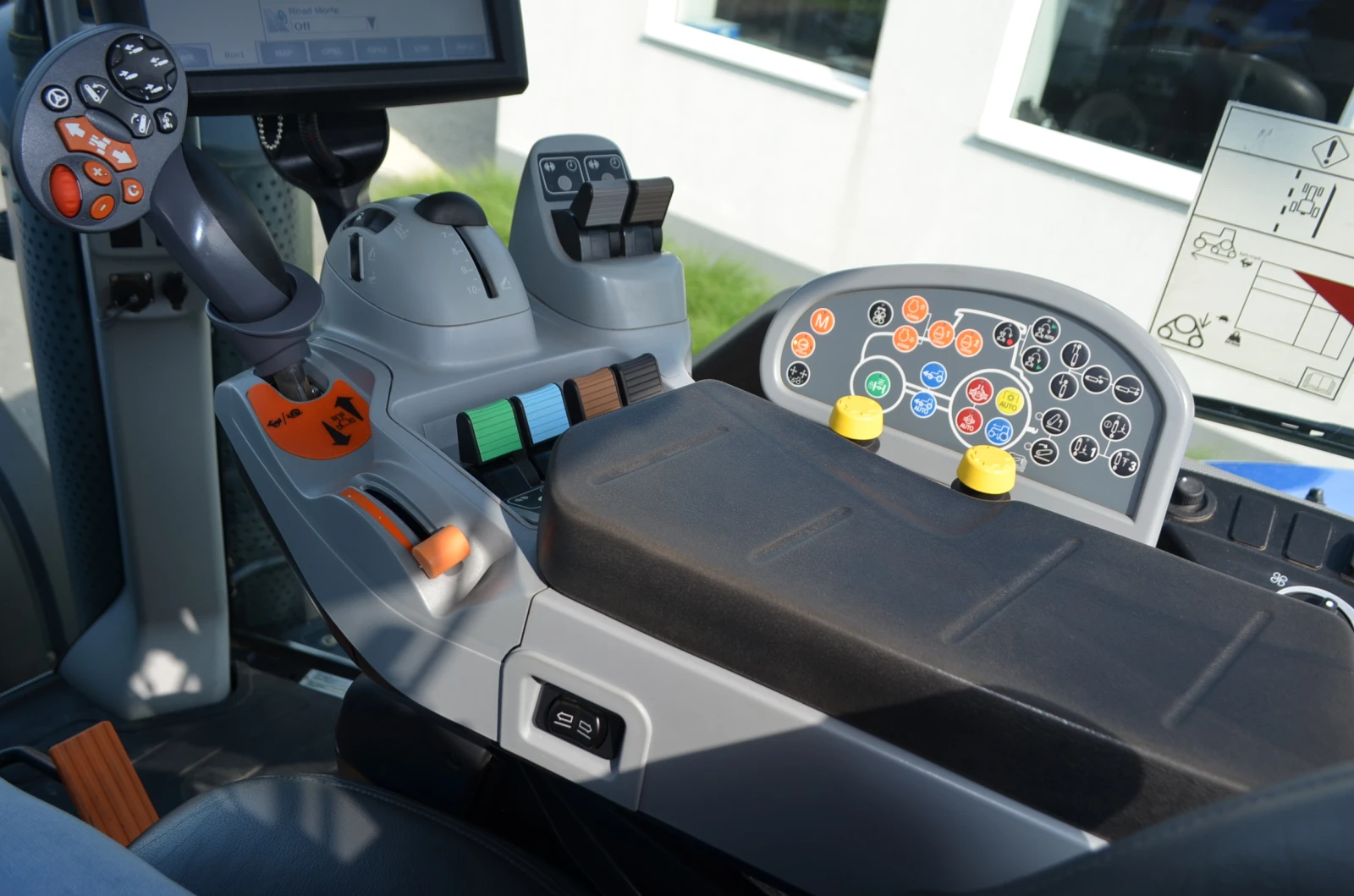 Трактор CASE IH  T8.435 Autocommand  - изображение 10