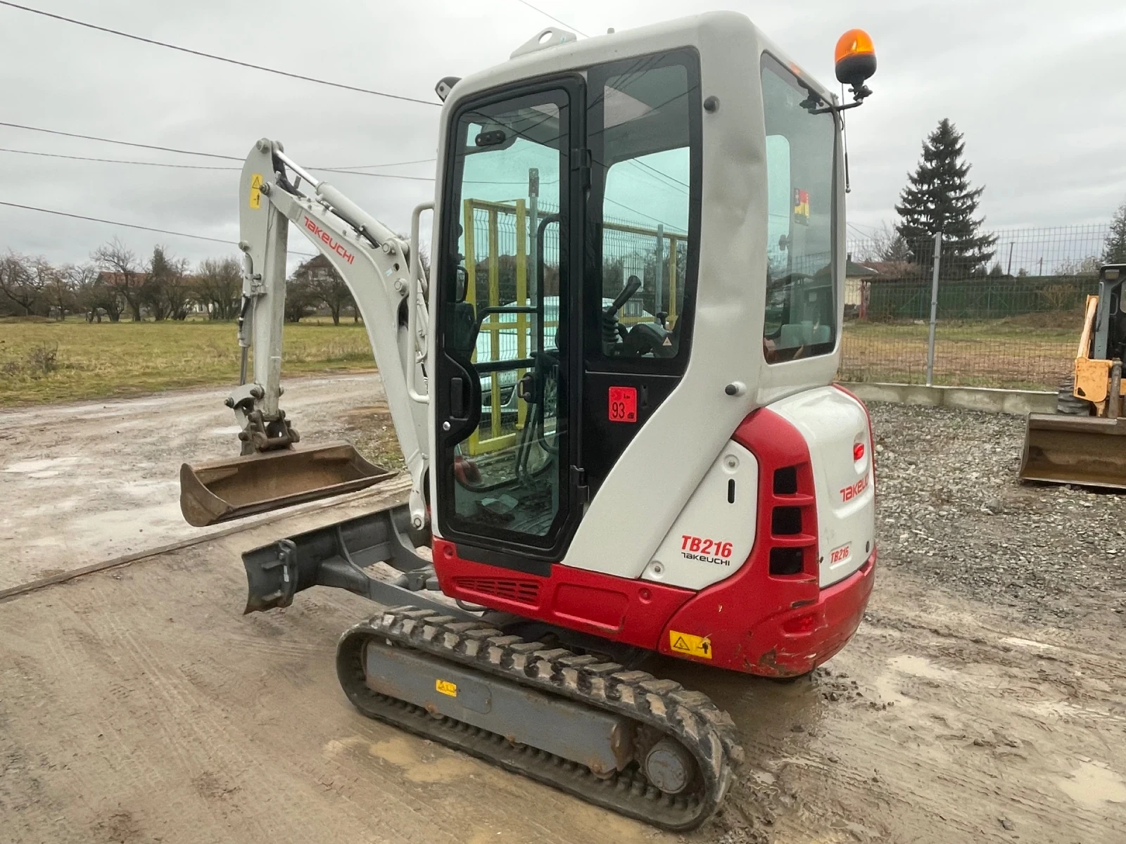 Багер Takeuchi TB216 - изображение 3