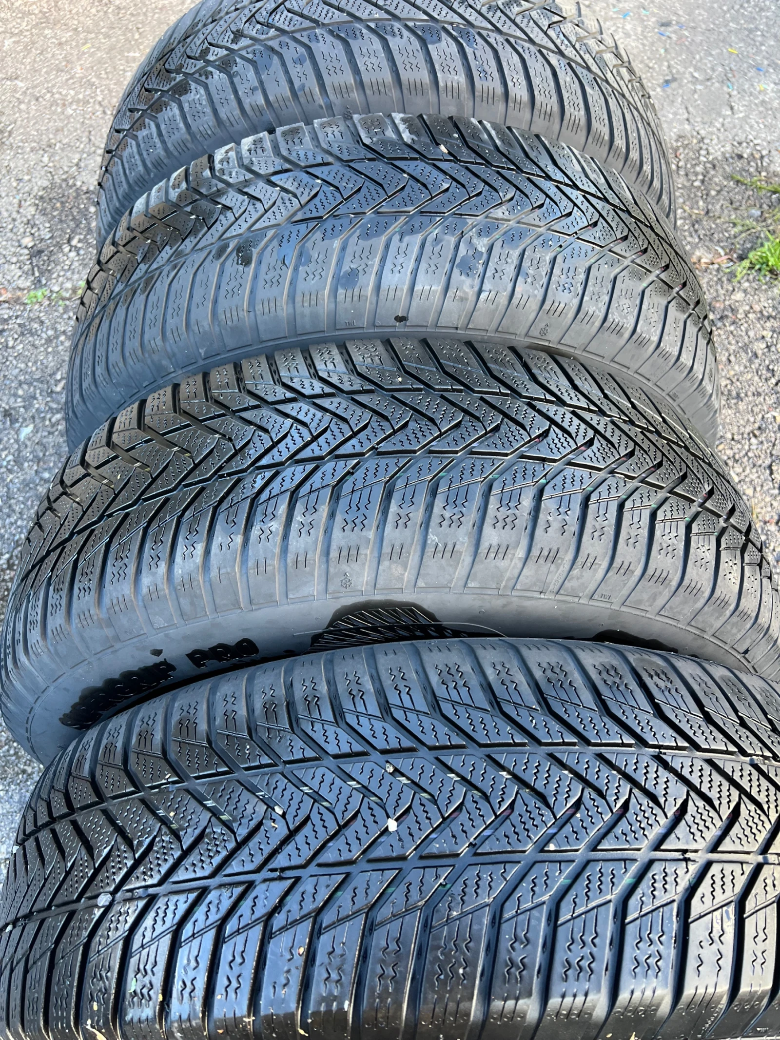    215/70R16  Mitsubishi Outlander | Mobile.bg   4