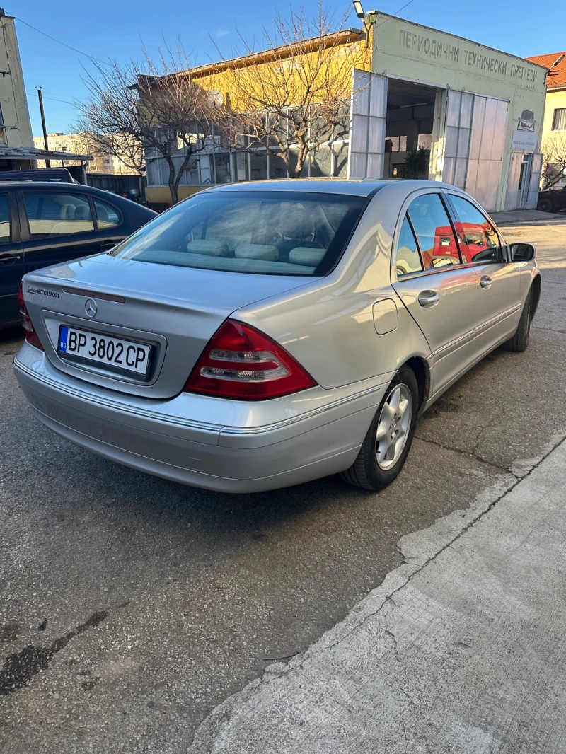 Mercedes-Benz C 220, снимка 4 - Автомобили и джипове - 48395105