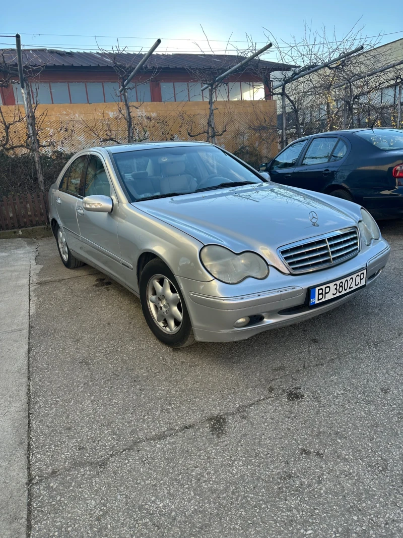 Mercedes-Benz C 220, снимка 2 - Автомобили и джипове - 48395105