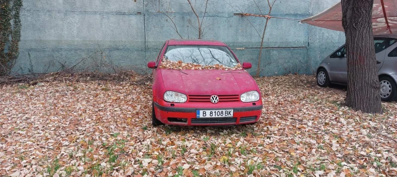 VW Golf, снимка 1 - Автомобили и джипове - 48535273