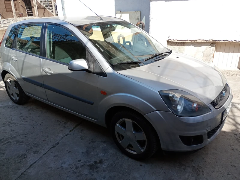 Ford Fiesta, снимка 2 - Автомобили и джипове - 49595271