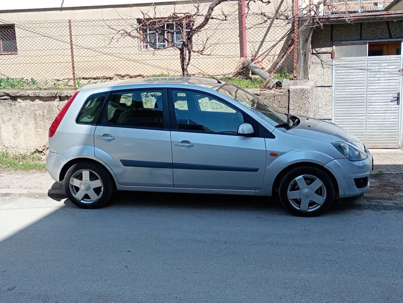 Ford Fiesta, снимка 1 - Автомобили и джипове - 49595271