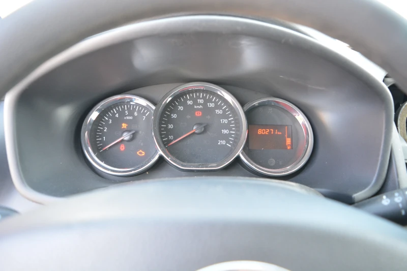 Dacia Sandero 0.9 Turbo, снимка 8 - Автомобили и джипове - 50767877