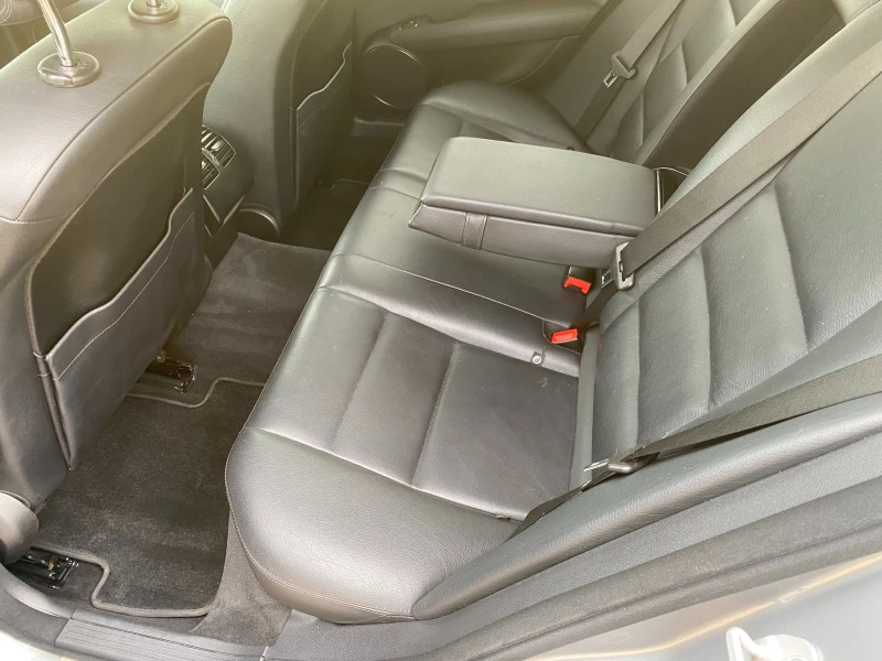 Mercedes-Benz C 250 4 matic FACE Топ състояние Като нова, снимка 10 - Автомобили и джипове - 51781625