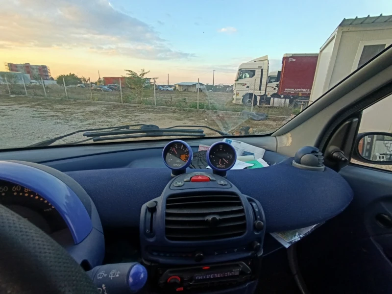 Smart Fortwo, снимка 7 - Автомобили и джипове - 52713674