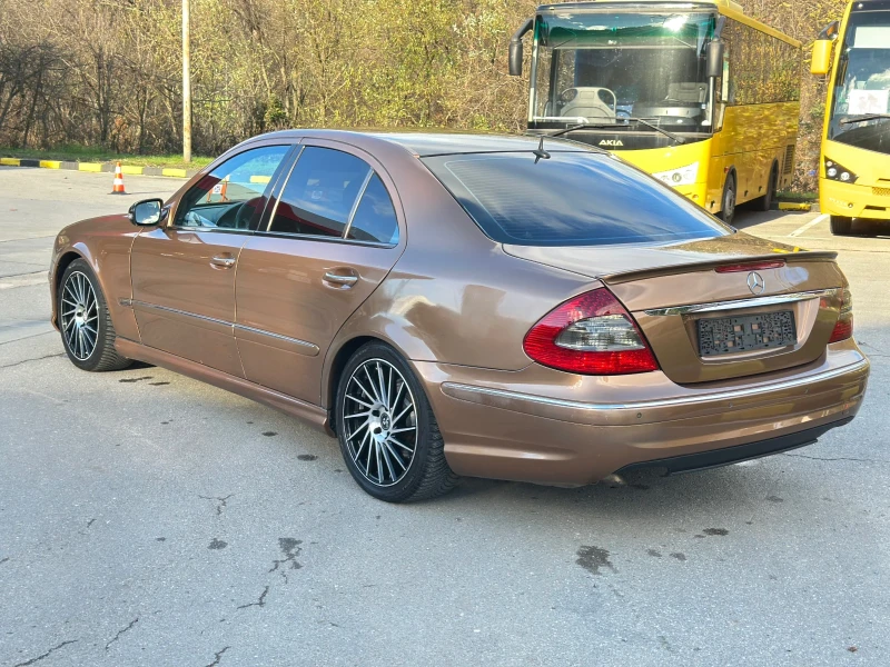 Mercedes-Benz E 320 3.2CDI AMG* Навигация* Ксенон* 204кс, снимка 8 - Автомобили и джипове - 52619698