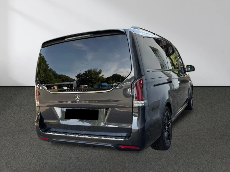 Mercedes-Benz V 300 d/AMG/4MATIC/LONG/AVANTGARDE/BURM/PANO/360, снимка 7 - Автомобили и джипове - 52873162
