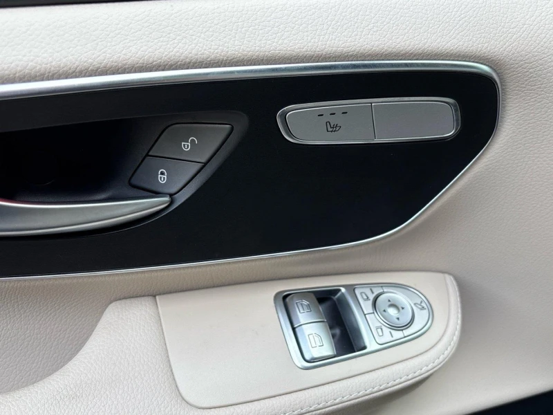 Mercedes-Benz V 300 d/AMG/4MATIC/LONG/AVANTGARDE/BURM/PANO/360, снимка 8 - Автомобили и джипове - 52873162