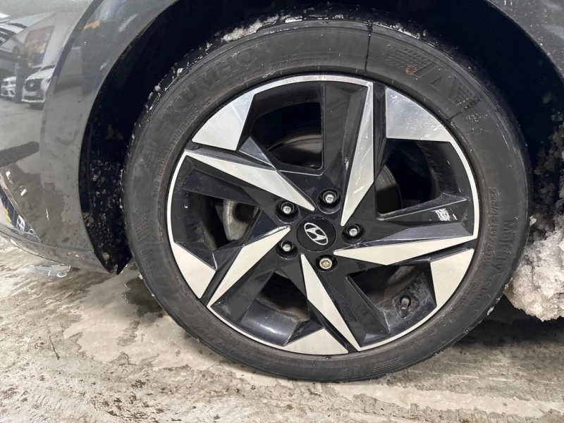 Hyundai Elantra 2021 Ultimate * CARFAX * БЕЗ ПЪРВОНАЧАЛНА ВНОСКА, снимка 6 - Автомобили и джипове - 52878882