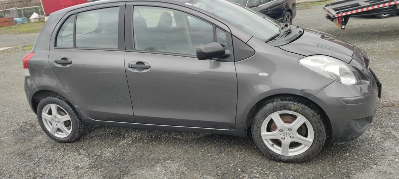 Toyota Yaris Evo 1.0, снимка 6 - Автомобили и джипове - 53565685