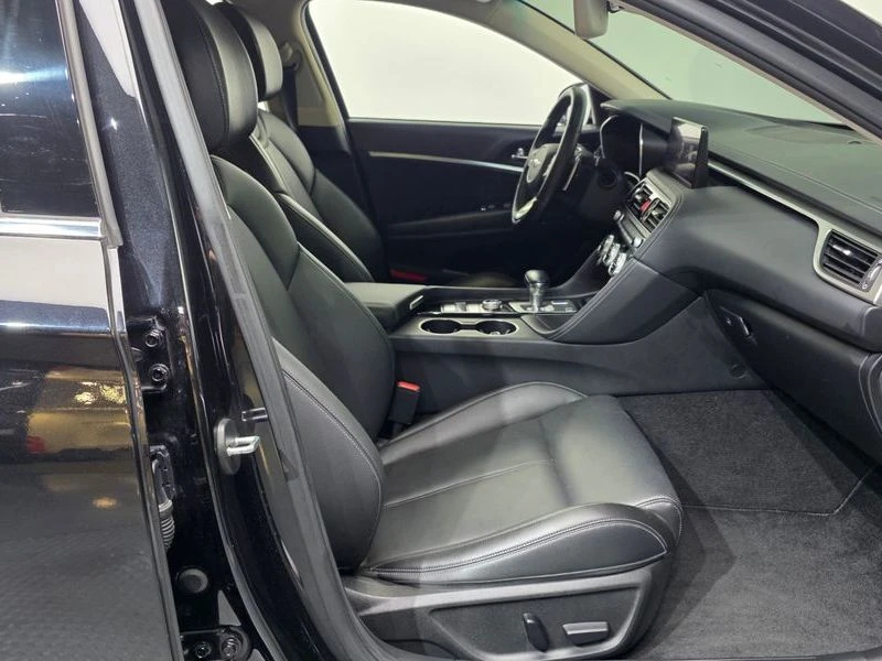 Genesis G70 2.2 Automatic, снимка 7 - Автомобили и джипове - 55598122