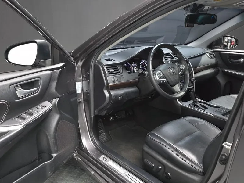 Toyota Camry 2.5XLE, снимка 10 - Автомобили и джипове - 56356606