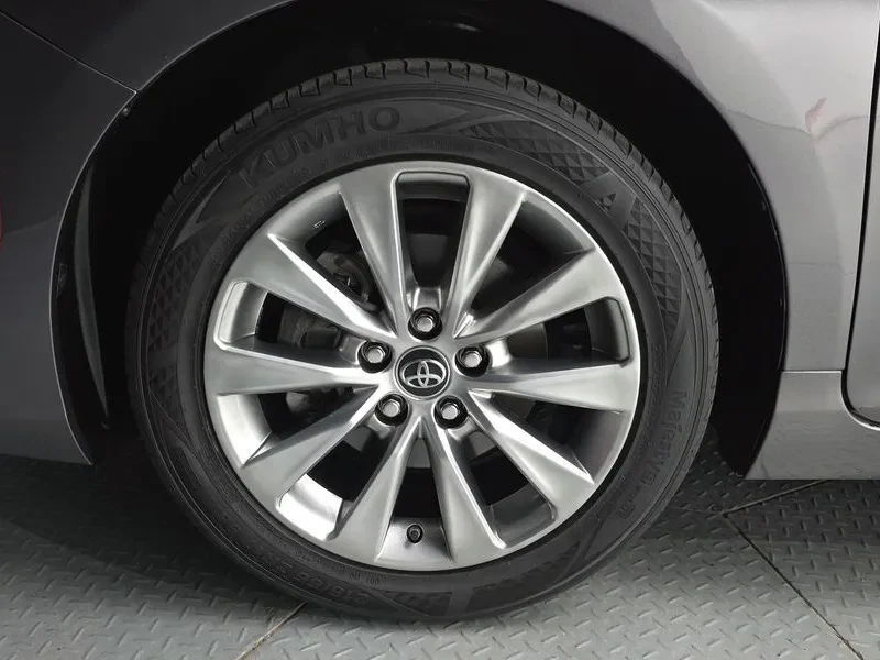 Toyota Camry 2.5XLE, снимка 5 - Автомобили и джипове - 56356606