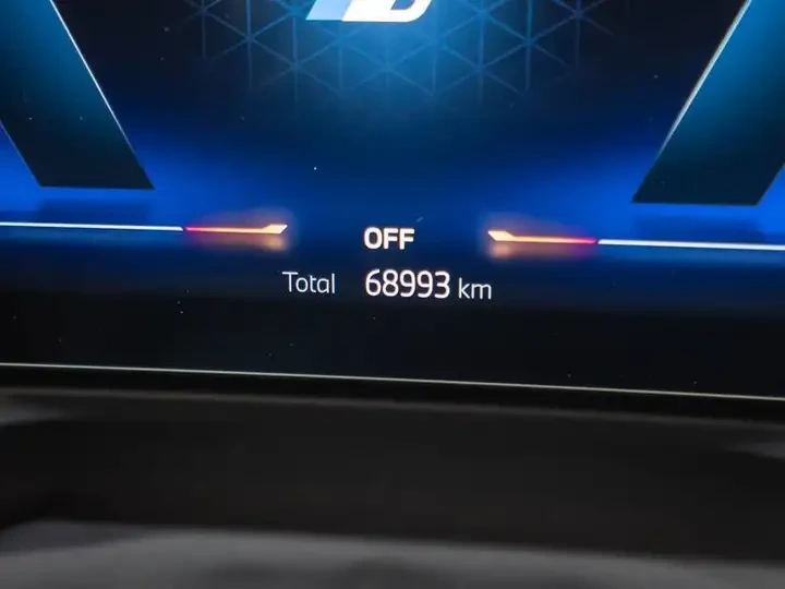 BMW i4 eDrive35* Premium* Камера* Подгрев, снимка 14 - Автомобили и джипове - 56707520