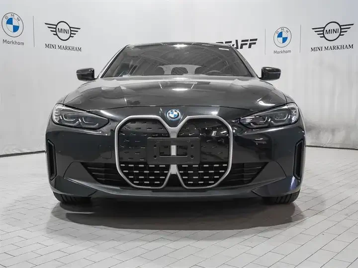 BMW i4 eDrive35* Premium* Камера* Подгрев, снимка 3 - Автомобили и джипове - 56707520