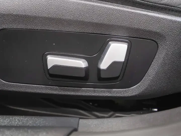 BMW i4 eDrive35* Premium* Камера* Подгрев, снимка 9 - Автомобили и джипове - 56707520