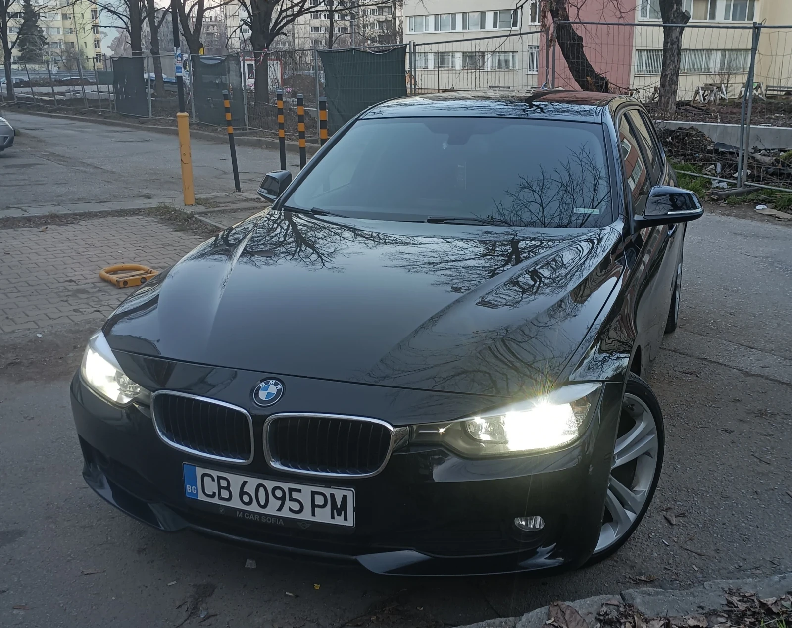 BMW 318 Сменени вериги ; чисто нови зимни гуми, снимка 1