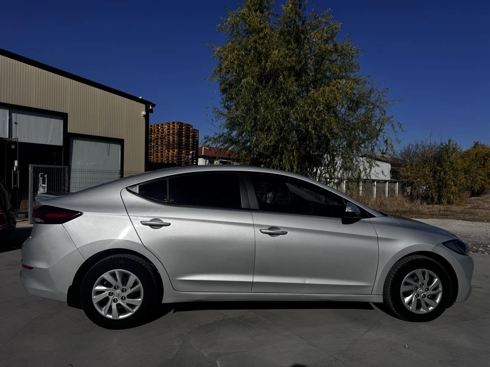 Hyundai Elantra 1.6 CRDi - изображение 7