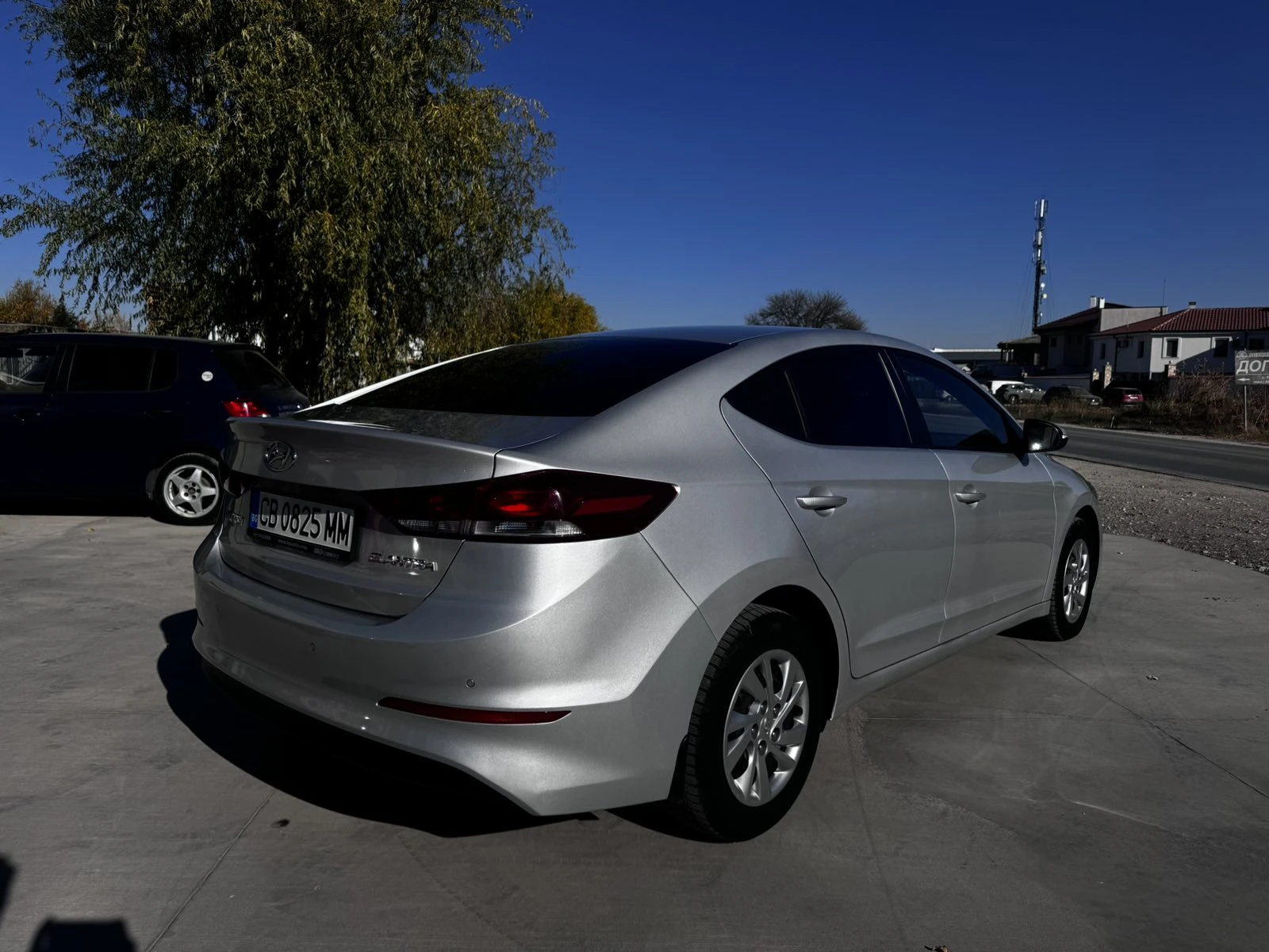 Hyundai Elantra 1.6 CRDi - изображение 6