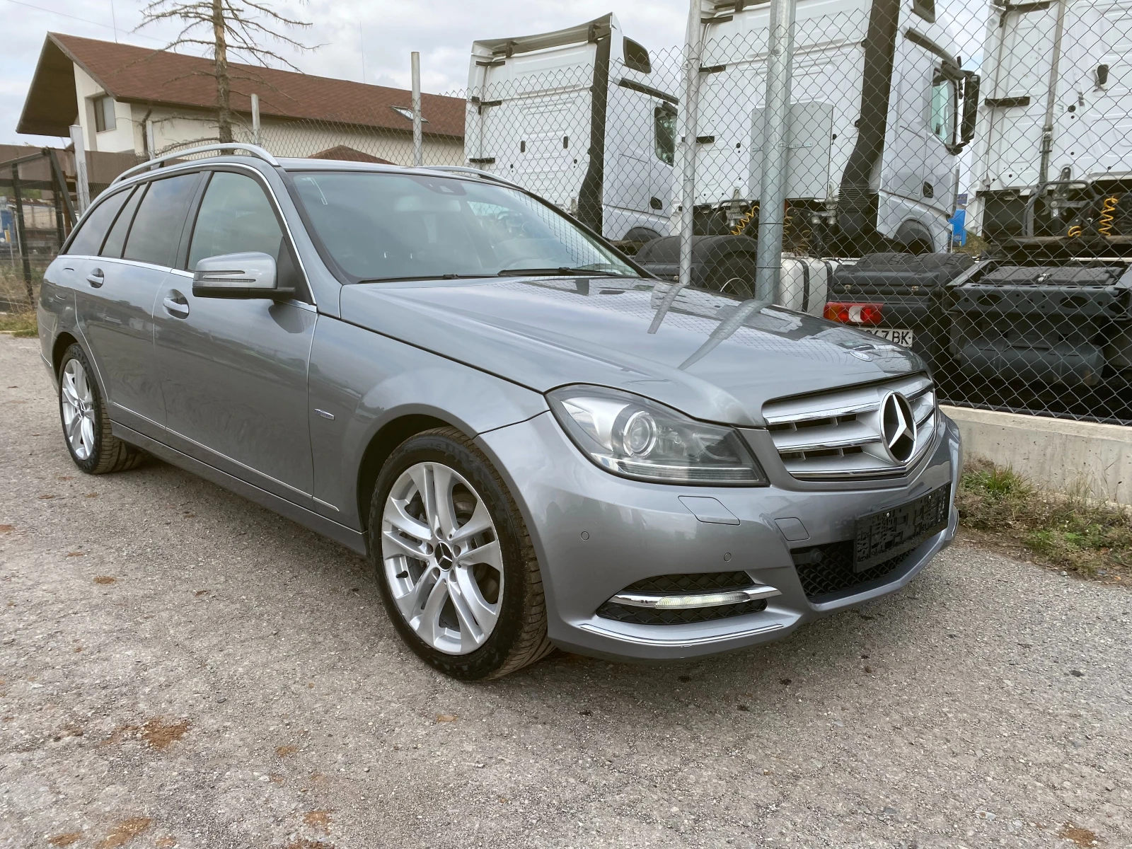 Mercedes-Benz C 250 4 matic FACE Топ състояние - изображение 6