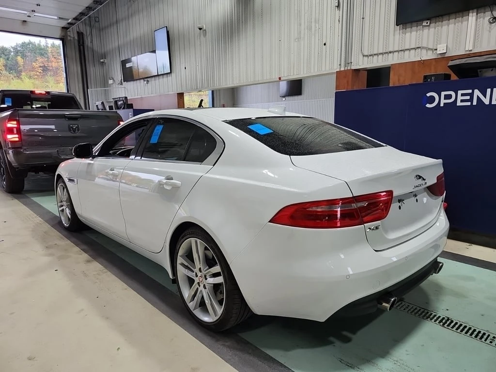 Jaguar XE * PRESTIGE * CARFAX * БЕЗ ПЪРВОНАЧАЛНА ВНОСКА - изображение 4