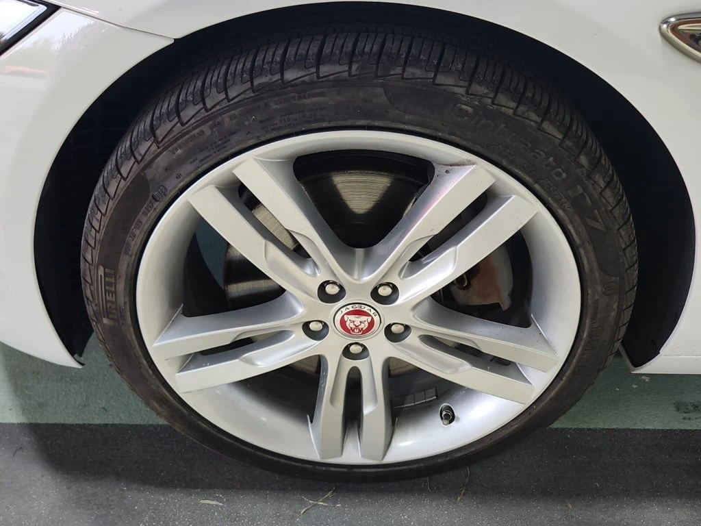 Jaguar XE * PRESTIGE * CARFAX * БЕЗ ПЪРВОНАЧАЛНА ВНОСКА - изображение 6